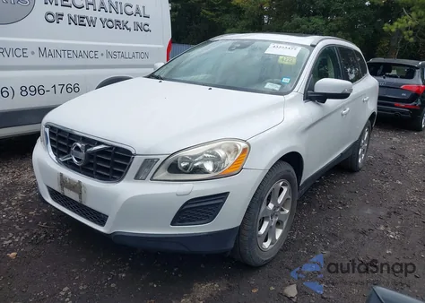 2012 Volvo Xc60 3.2/3.2 Platinum/3.2 Premier/3.2 Premier Plus z USA, uszkodzony, nr VIN YV4952DL3C2343531